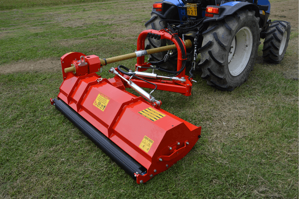 Terre - 3 points entretien - Broyeur à herbes déportable CENTURION SUPER